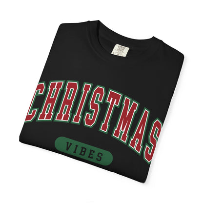 Retro Christmas Vibes T-shirt | Womens Christmas Outfit | Holiday Tees | Womens Xmas Party Gift, Festive Holiday shirt