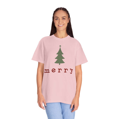 Retro Merry T-shirt | Merry Christmas Tees | Festive Holiday Outfit | Gift for Women | Christmas Minimalist T-shirt