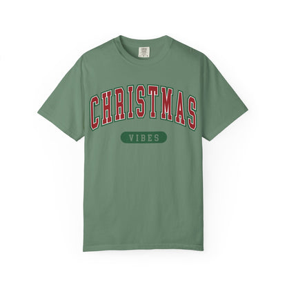 Retro Christmas Vibes T-shirt | Womens Christmas Outfit | Holiday Tees | Womens Xmas Party Gift, Festive Holiday shirt