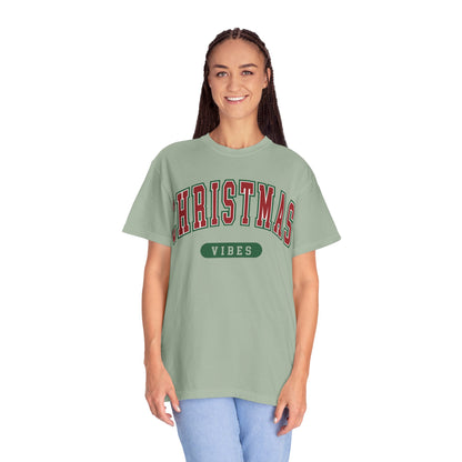 Retro Christmas Vibes T-shirt | Womens Christmas Outfit | Holiday Tees | Womens Xmas Party Gift, Festive Holiday shirt
