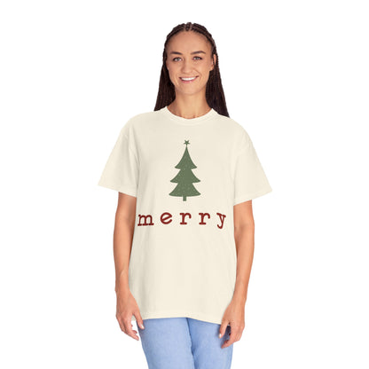 Retro Merry T-shirt | Merry Christmas Tees | Festive Holiday Outfit | Gift for Women | Christmas Minimalist T-shirt