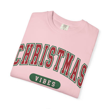 Retro Christmas Vibes T-shirt | Womens Christmas Outfit | Holiday Tees | Womens Xmas Party Gift, Festive Holiday shirt