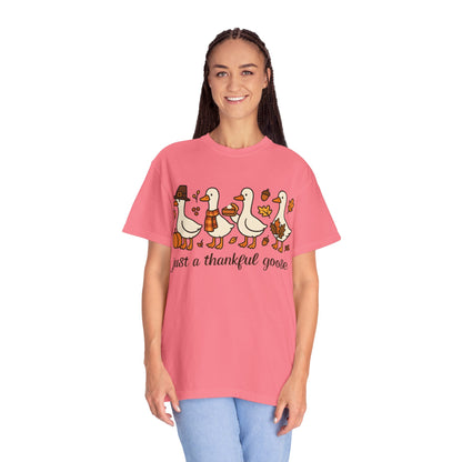 Thankful Goose Illustration T-shirt | Thanksgiving Fall Ducks Pumpkins Leaves
